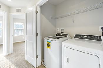 Evolv at stonehaven townhomes in white plains, maryland washer and dryer